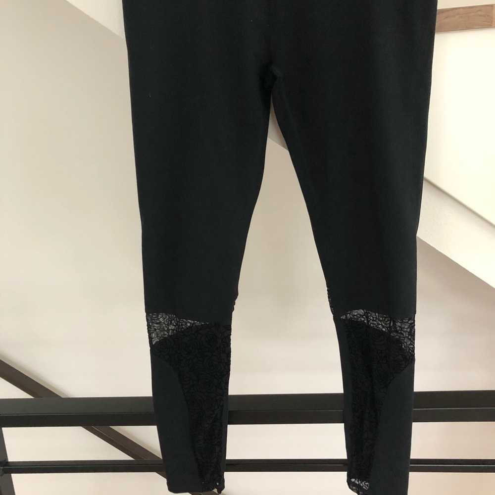 Fabletics Avon Leggings